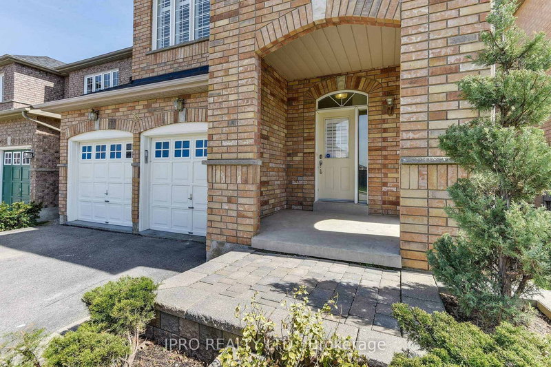33 Sewells Lane, Brampton, L7A 2Z9 | Image 3