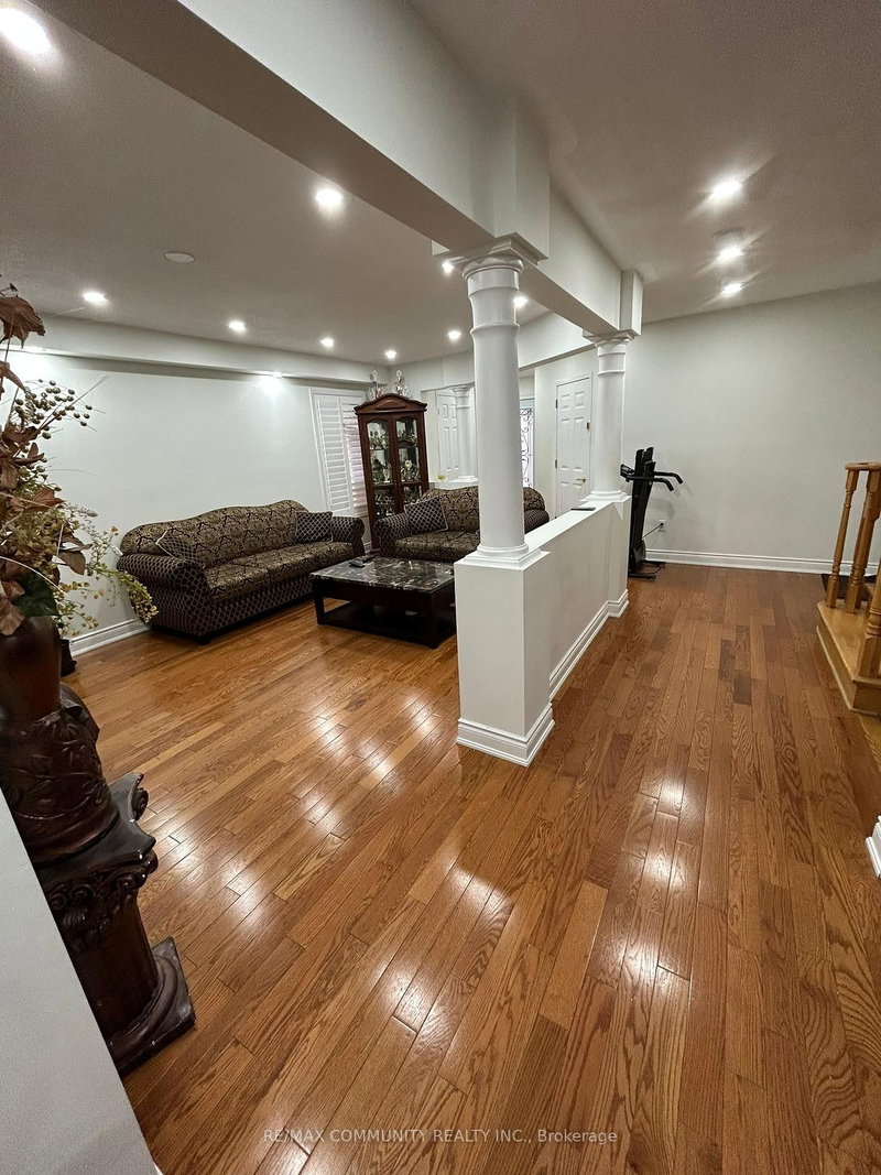 4332 Guildwood Way, Mississauga, L5R 0A4 | Image 3