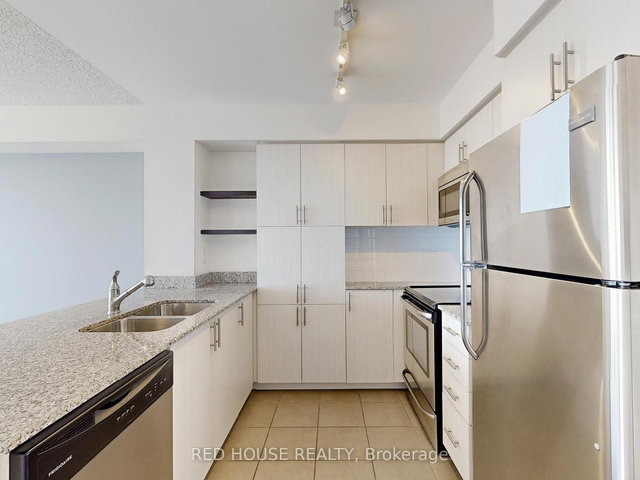 1315 - 800 Lawrence Avenue W