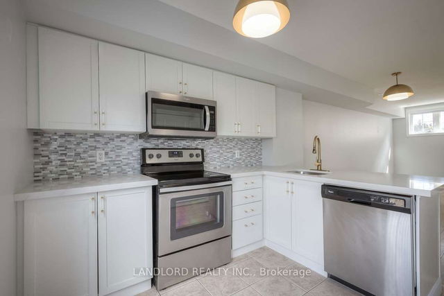 118 - 870 Jane Street