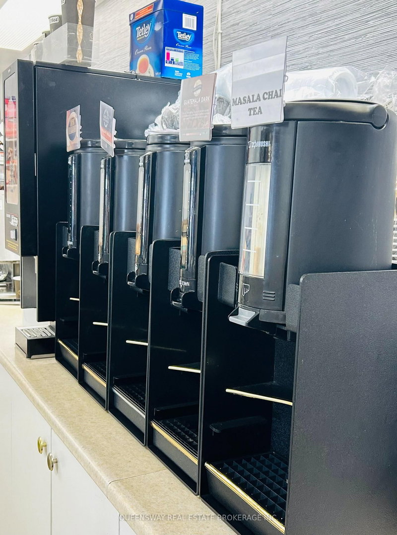 G11 - 2340 Dundas St W, Toronto, M6P 4A9 | Image 2