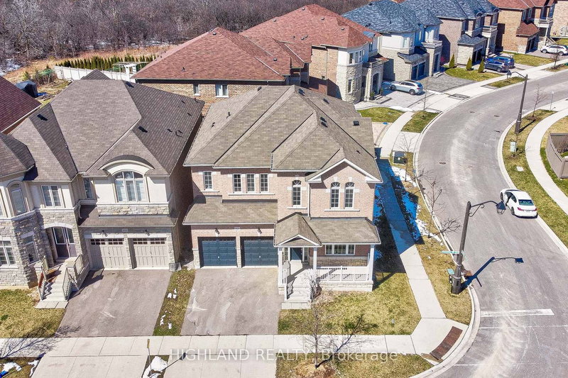 425 Threshing Mill Blvd, Oakville, L6H 0T4 | Image 3