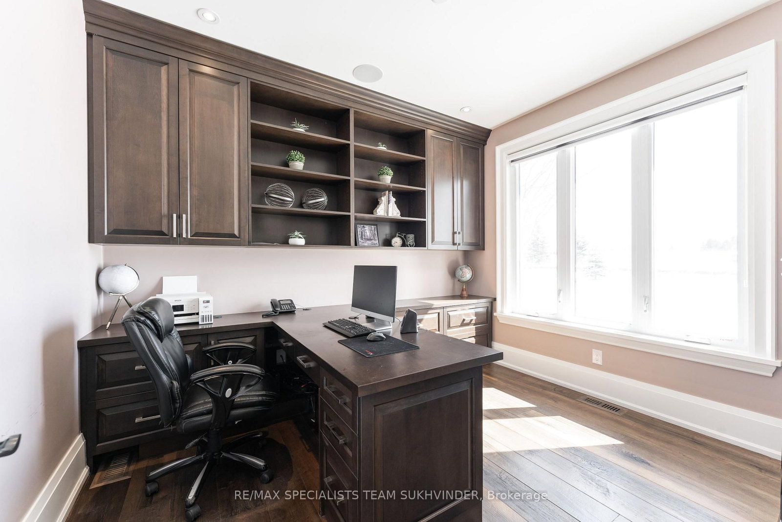 Listing Image 11