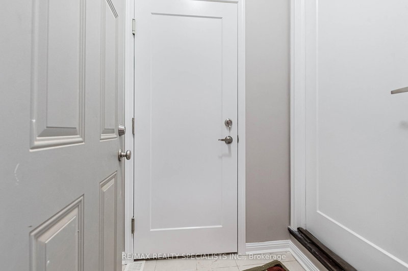 94 Robert Parkinson Dr, Brampton, L7A 0Z3 | Image 2