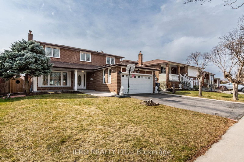 277 Centre St N, Brampton, L6V 2R3 | Image 2