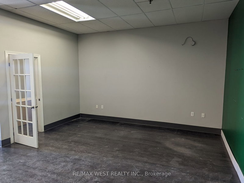 2B - 17 Queen St N, Mississauga, L5N 6A1 | Image 3