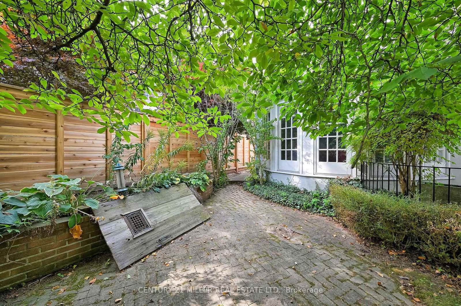 Listing Image 7