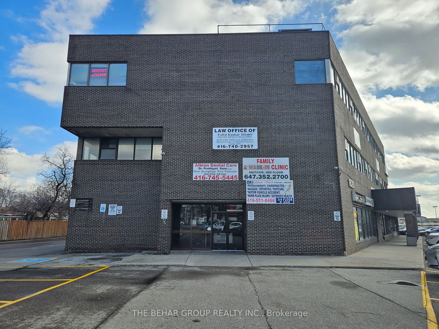 Building in 1620 Albion Road