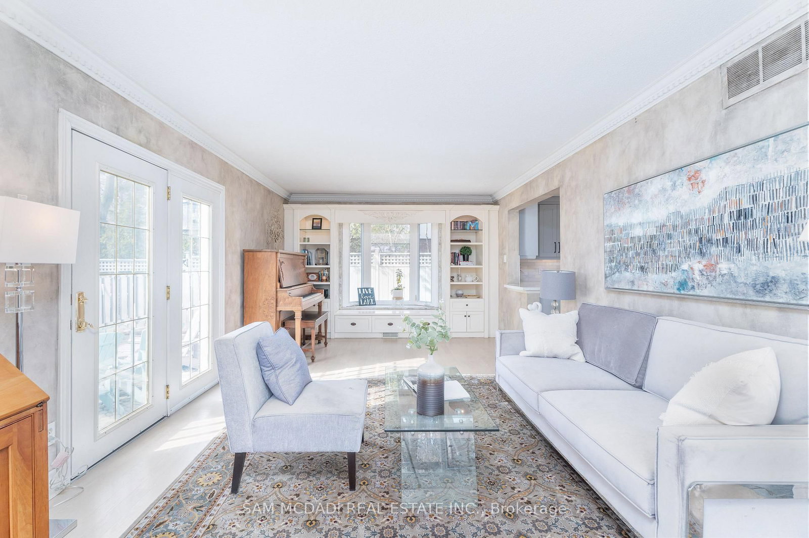 Listing Image 5