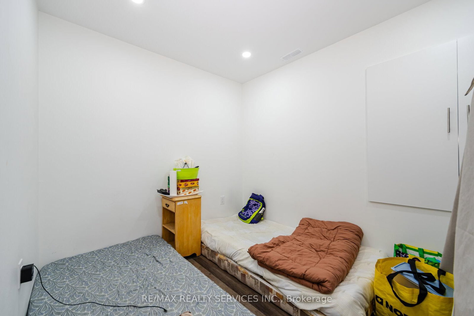 Listing Image 33
