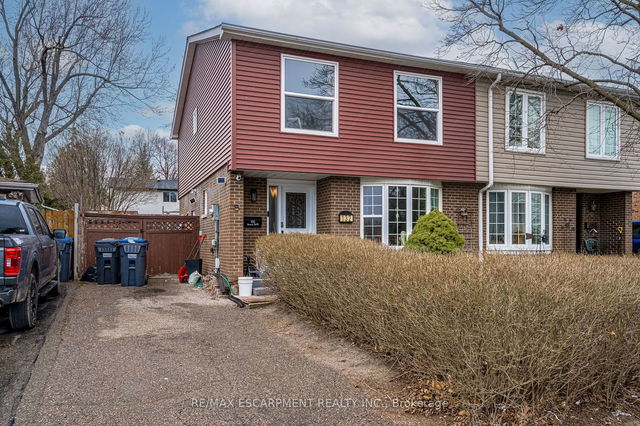 132 Hansen Road N