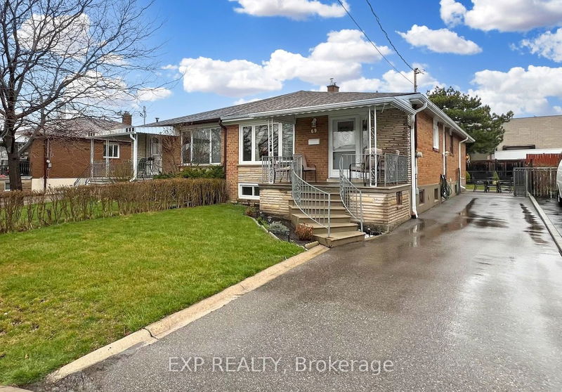 home for sale on 69 Navenby Crescent