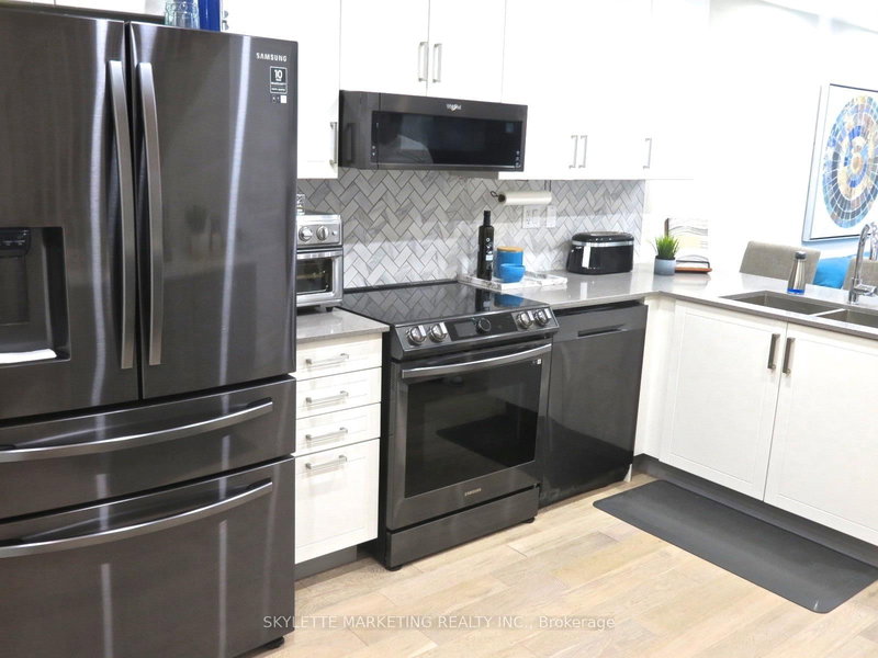 70 William Duncan Rd, Toronto, M3K 0C5 | Image 3