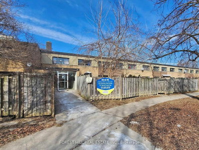 Townhouse leased at 8-45 Swordbill Drive, Toronto, Ontario, M9A 4V3 - Edenbridge-Humber Valley - MLS: W8207198