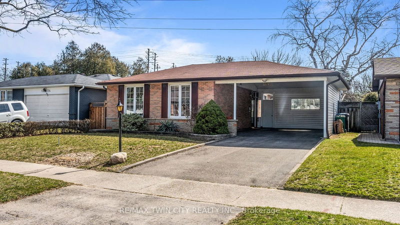 home for sale on 1828 Barsuda Drive