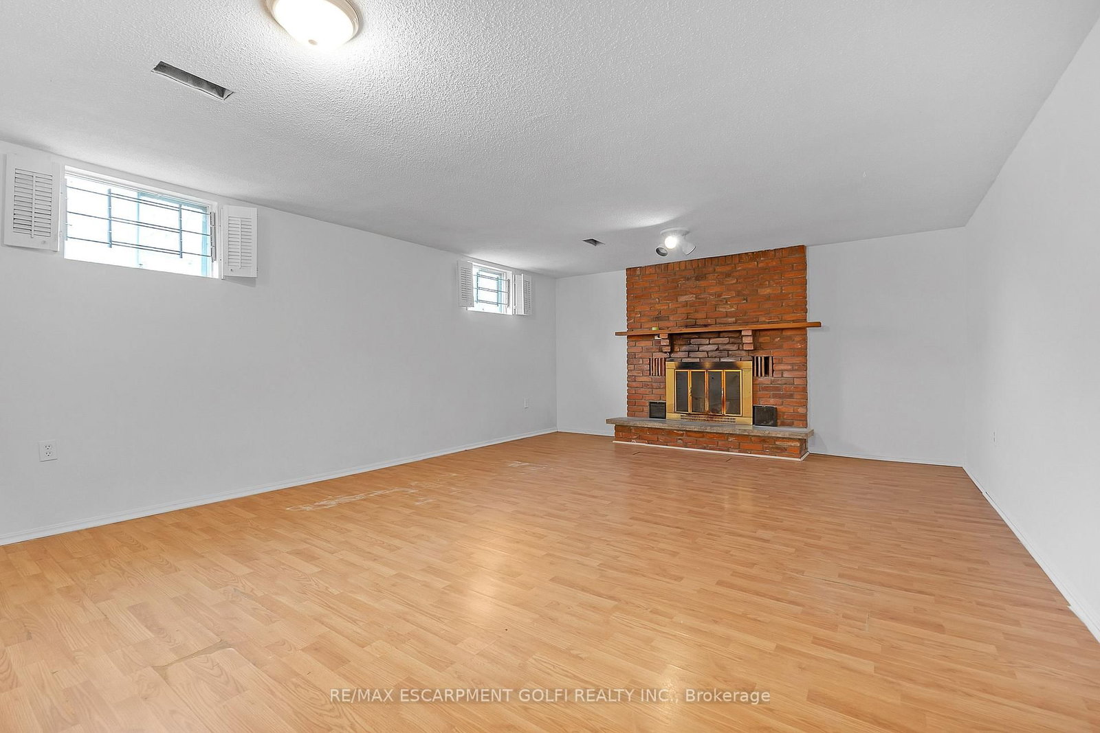 Listing Image 28