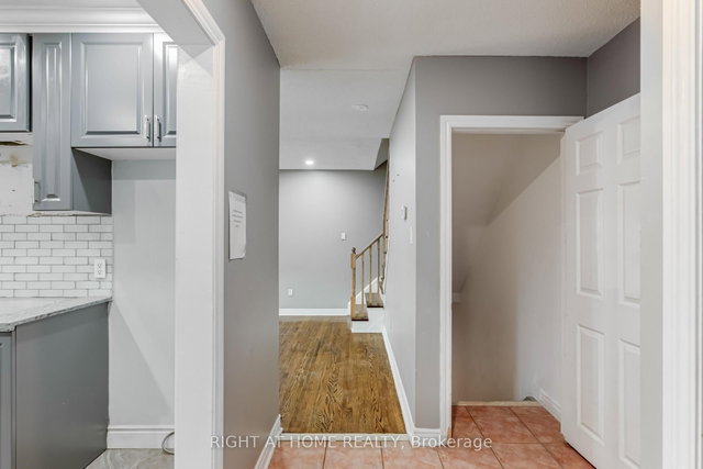 204 Townhouse Crescent