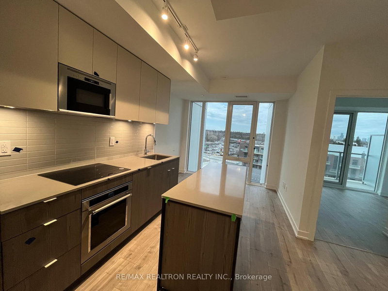 817 - 220 Missinnihe Way, Mississauga, L5H 0A9 | Image 3