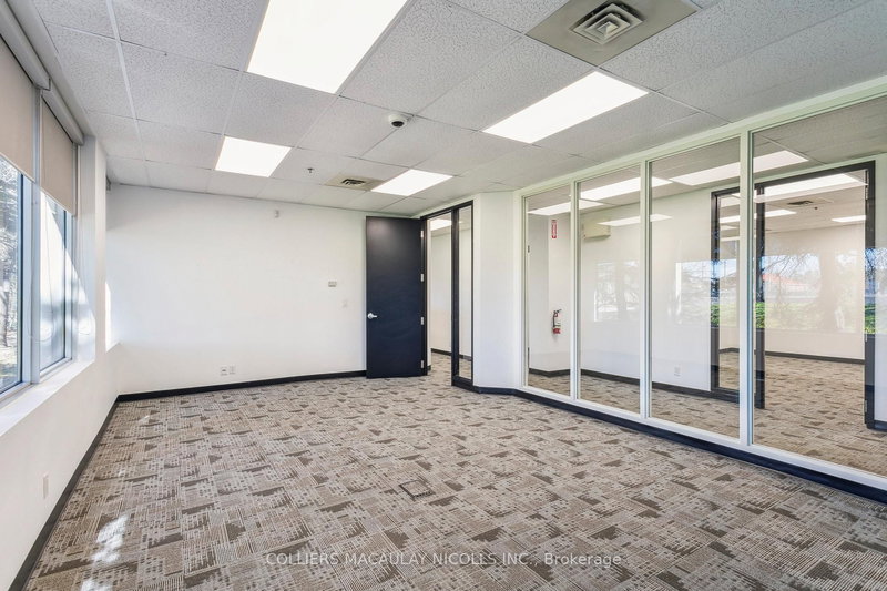 2130 South Service Rd W, Oakville, L6L 5N1 | Image 3