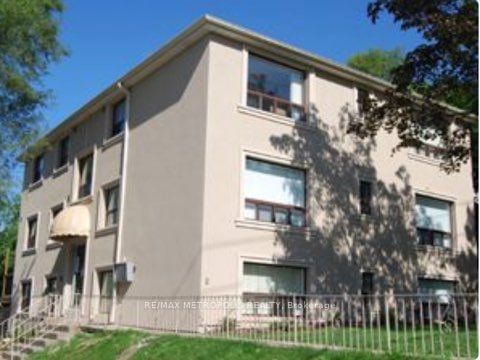 125 Scarlett Rd  Toronto, M6N 4K6 | Image 1