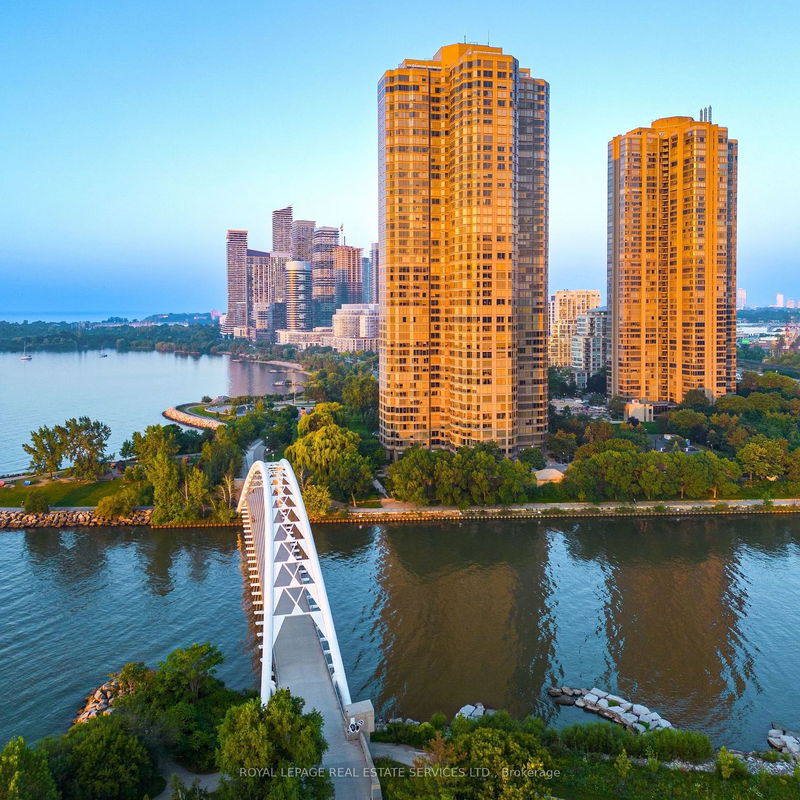 home for lease on 1505-1 Palace Pier Court