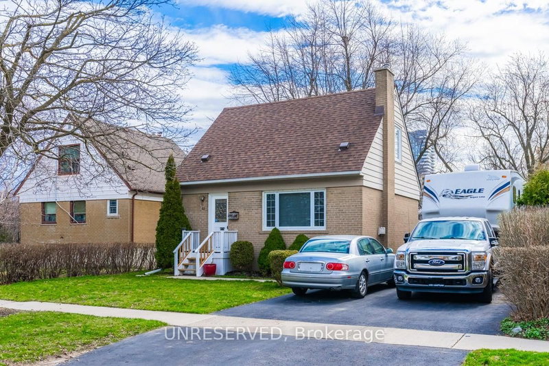 49 Mccaul St, Brampton, L6V 1J1 | Image 2