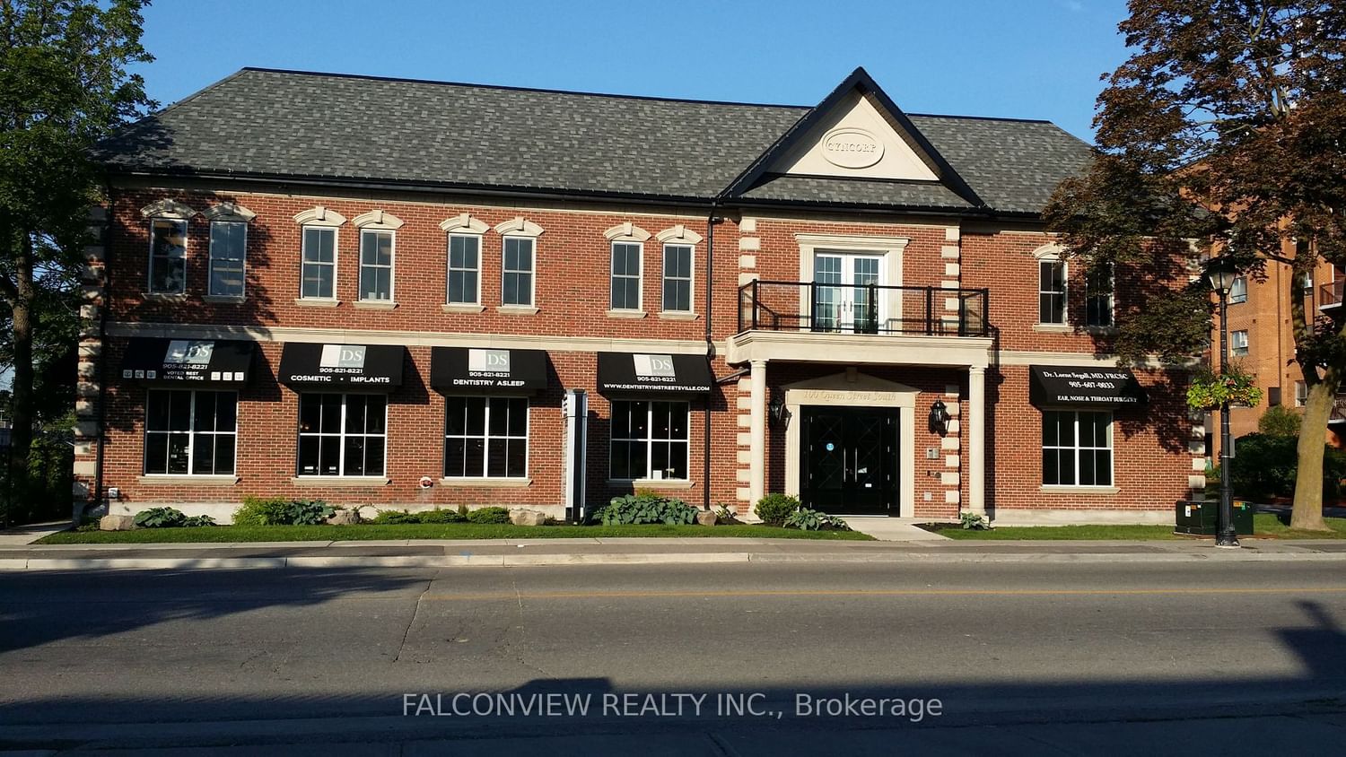 Building at 100 Queen Street, Mississauga, Streetsville