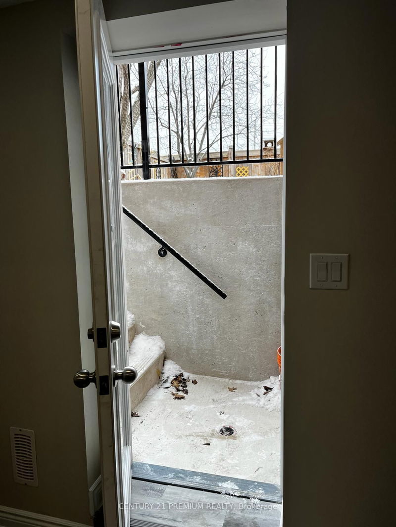 home for lease on Bsmt-309 Alexander Crescent