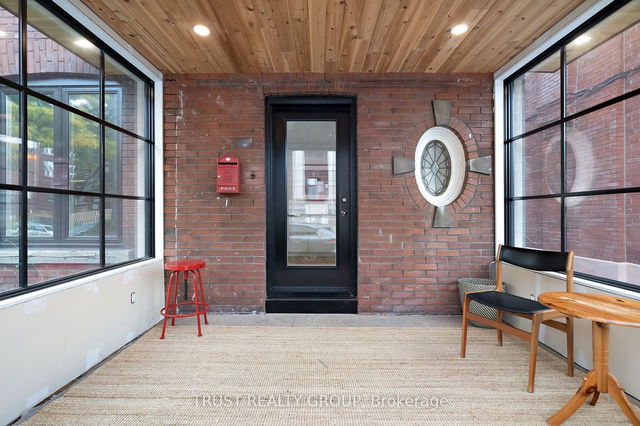 266 Roncesvalles Avenue