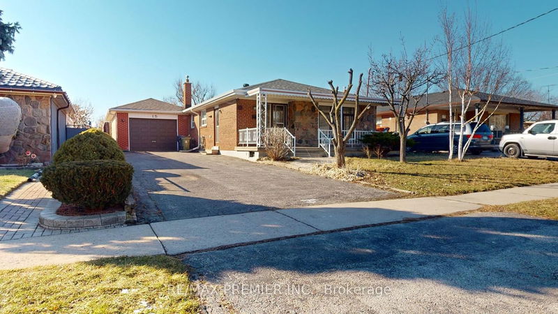 home for sale on 15 Roseglen Crescent
