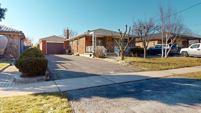 15 Roseglen Crescent