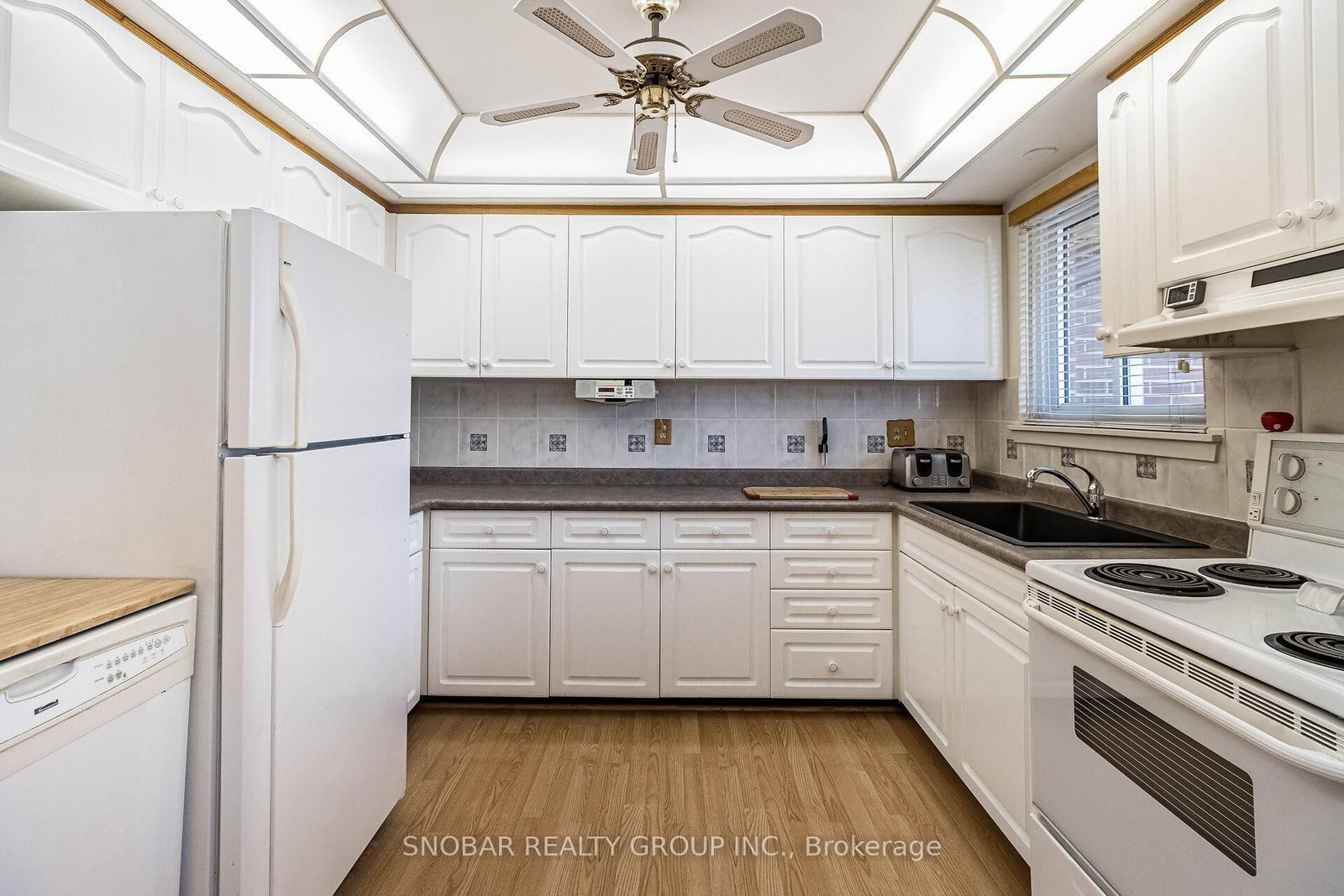 Listing Image 13