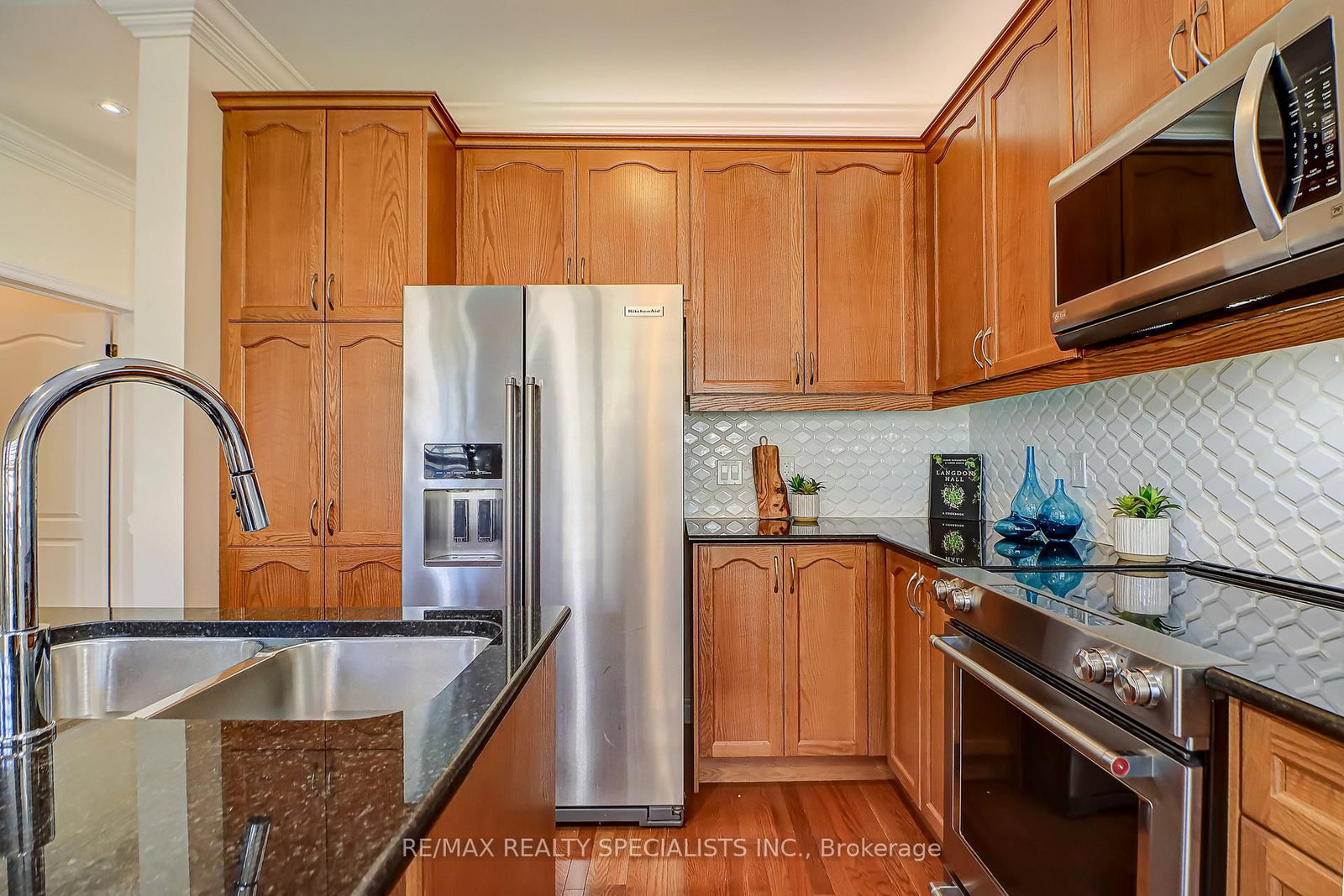 Listing Image 7