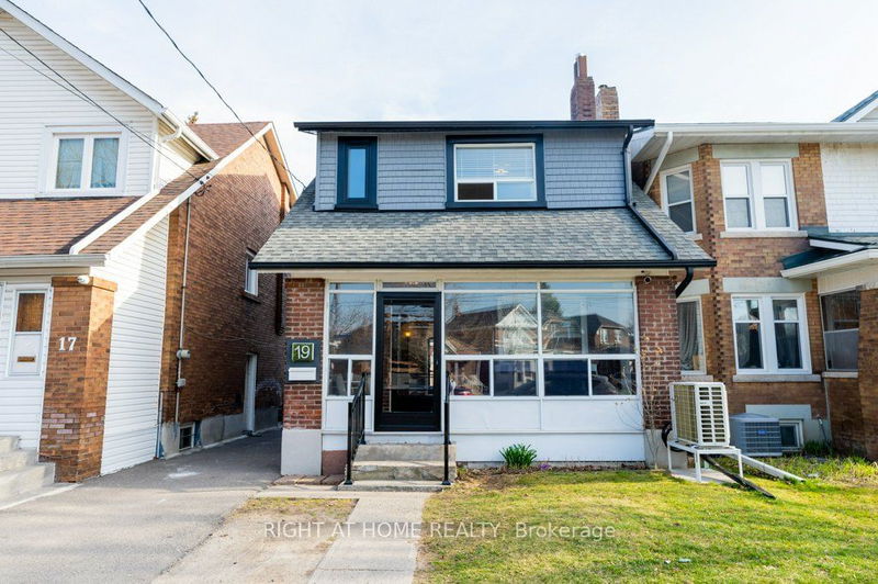 home for sale on 19 Bartonville Avenue W