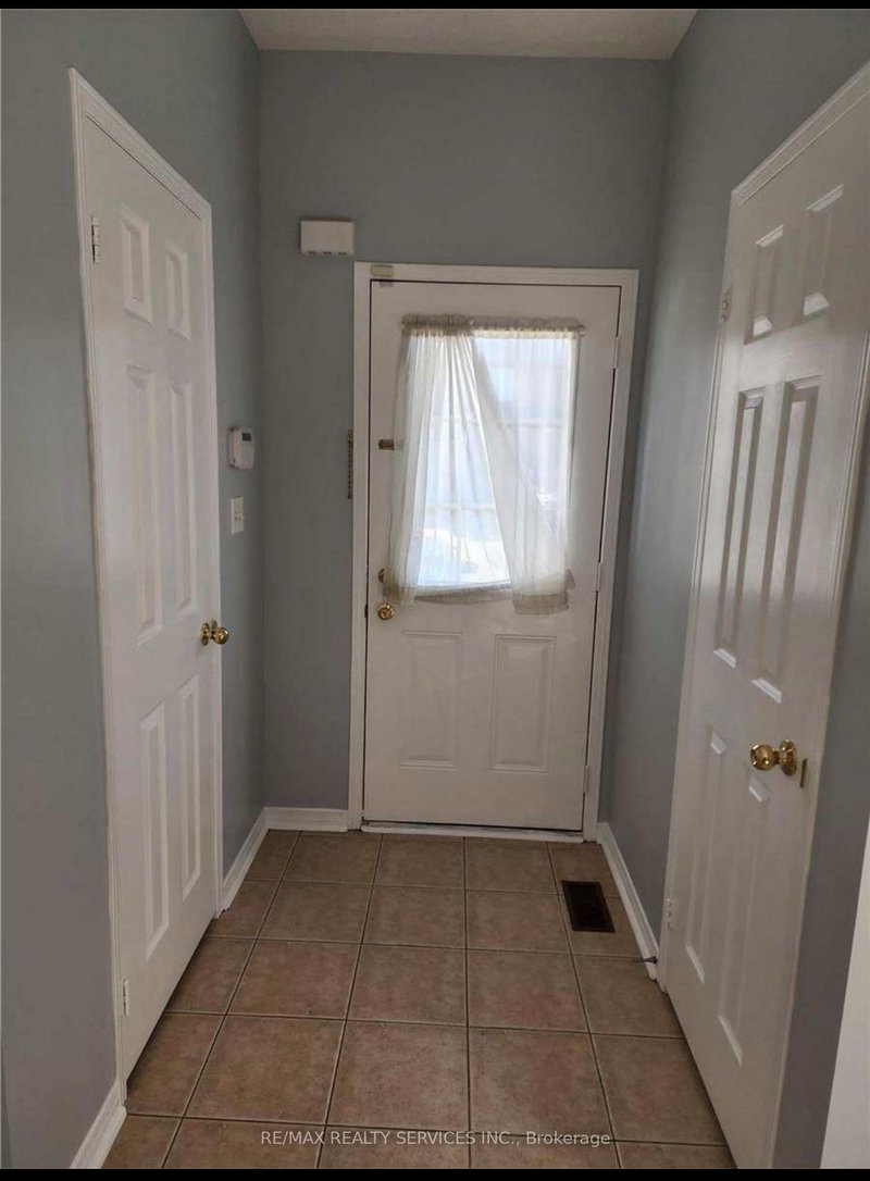 42 Flurry Circ, Brampton, L6X 0S8 | Image 3