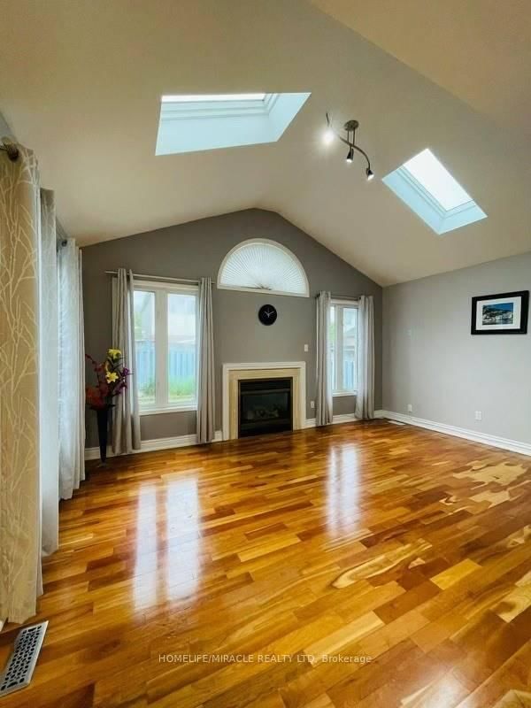 27 Feathertop Lane, Brampton, L6R 1W9 | Image 3