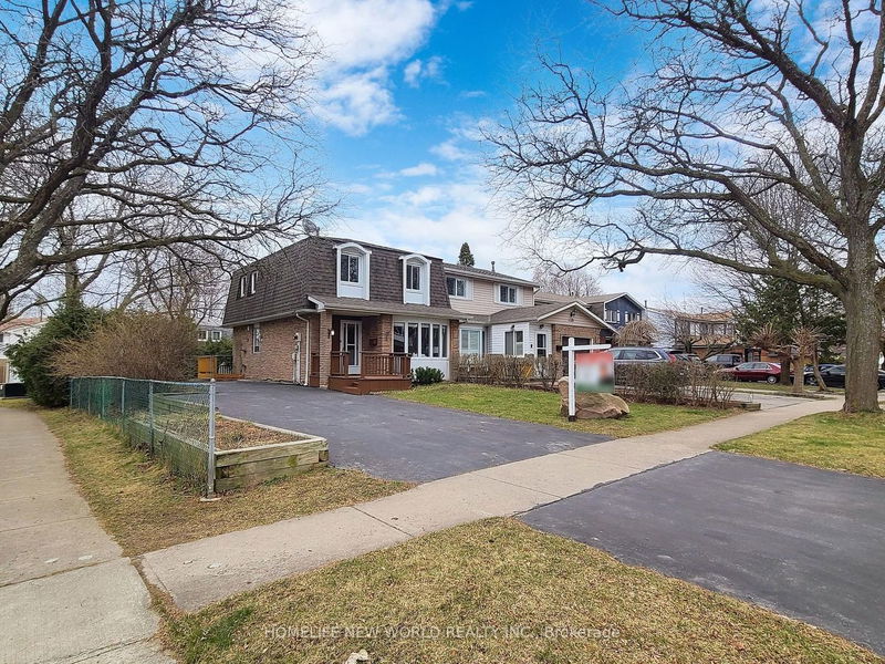 home for sale on 3326 Chokecherry Crescent