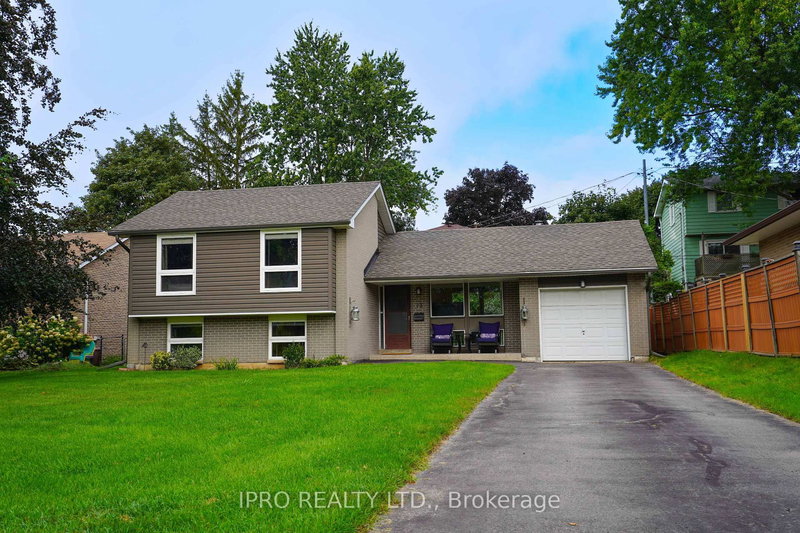 73 Elizabeth Dr, Halton Hills, L7J 1B4 | Image 2