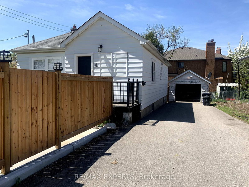 Upper - 4 Larchmere Ave, Toronto, M9L 2N1 | Image 3