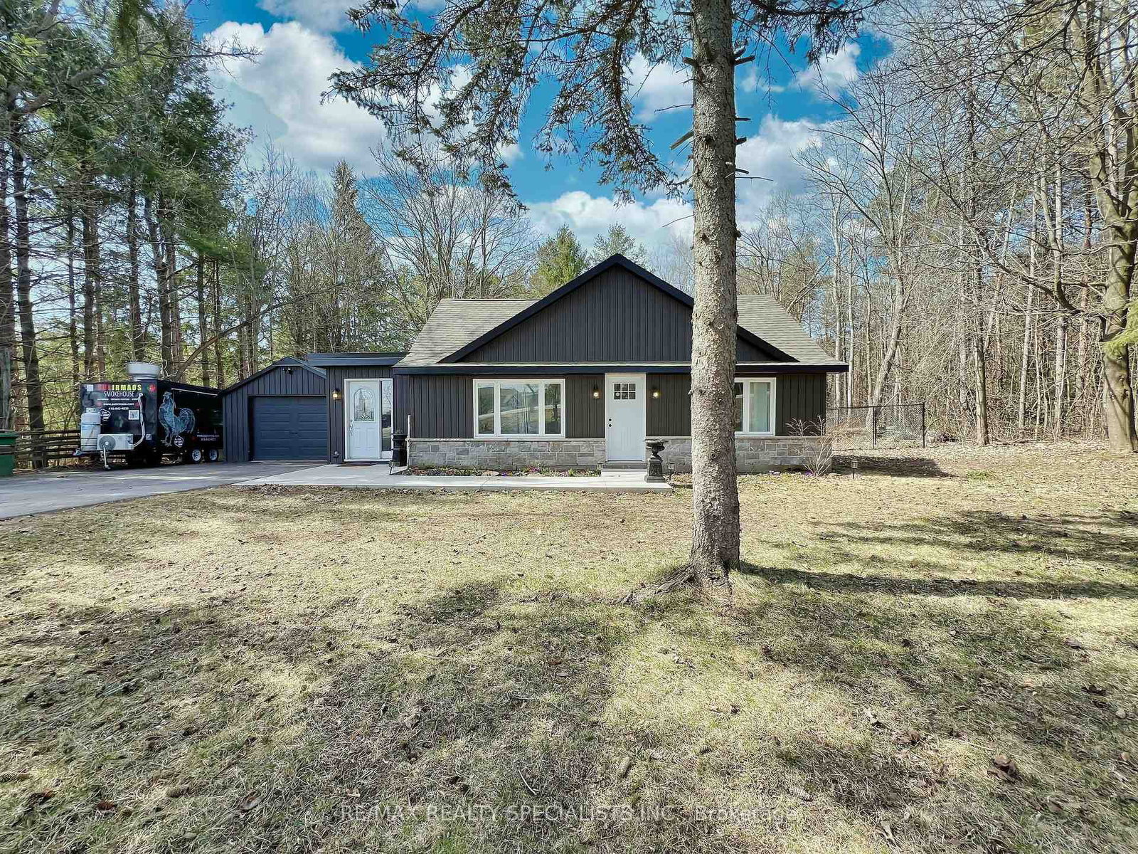 Listing Image 3