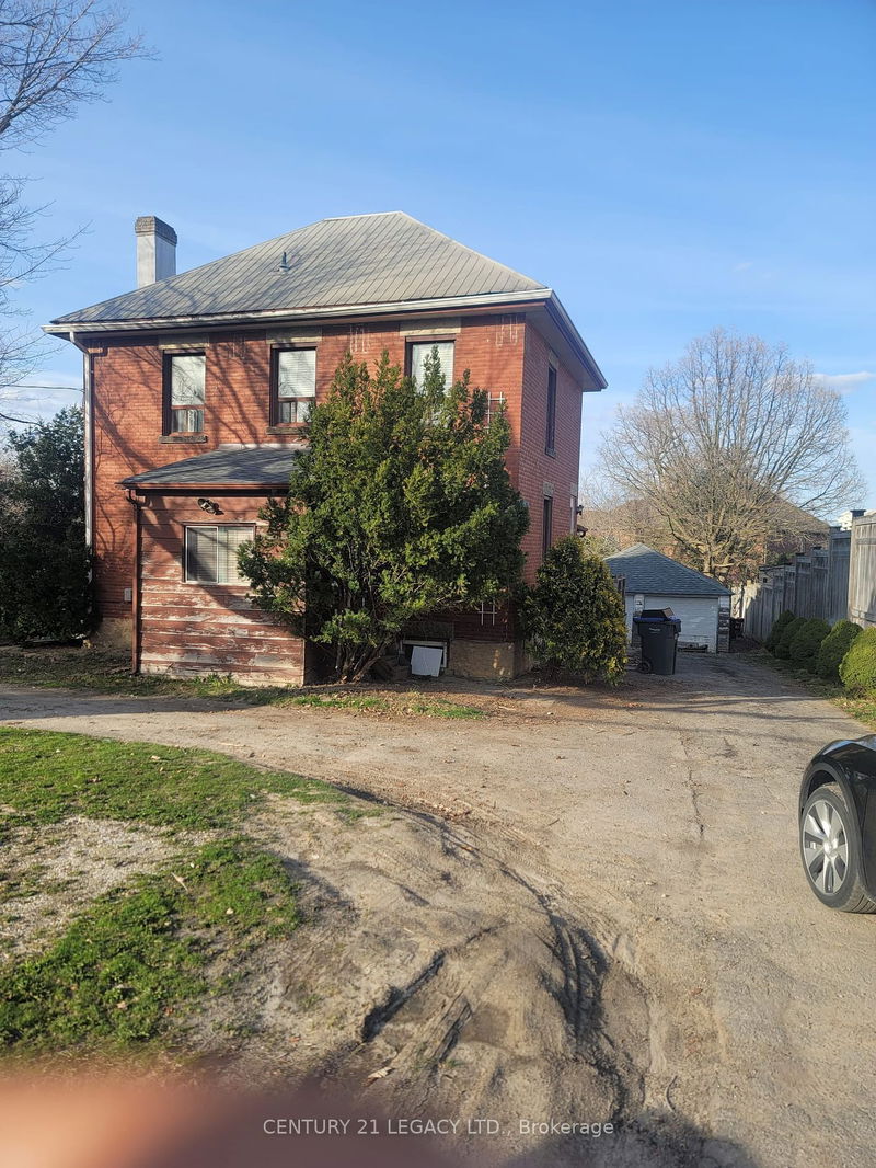 home for lease on 8971 Creditview Road