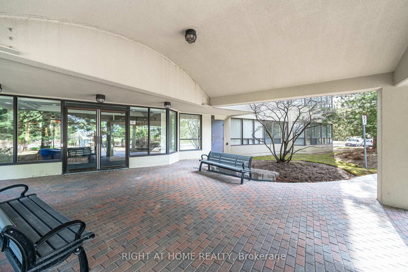 2101 - 24 Hanover Rd, Brampton, L6S 5K8 | Image 2