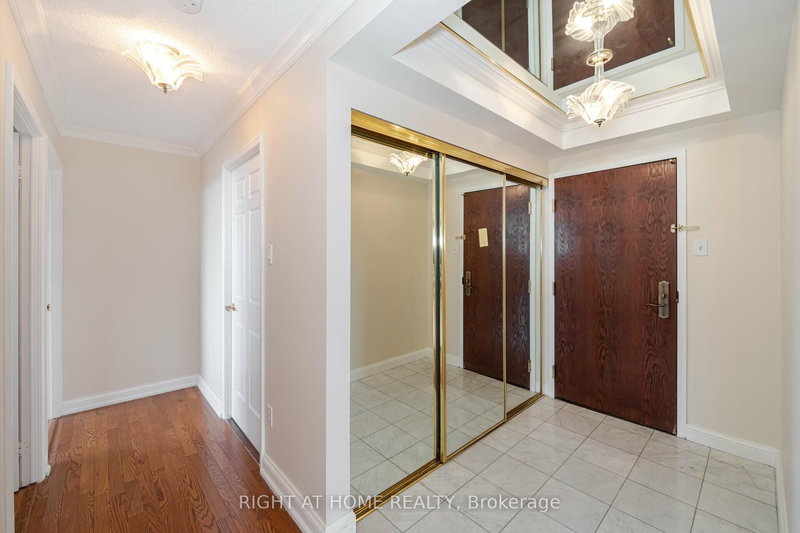 2101 - 24 Hanover Rd, Brampton, L6S 5K8 | Image 3