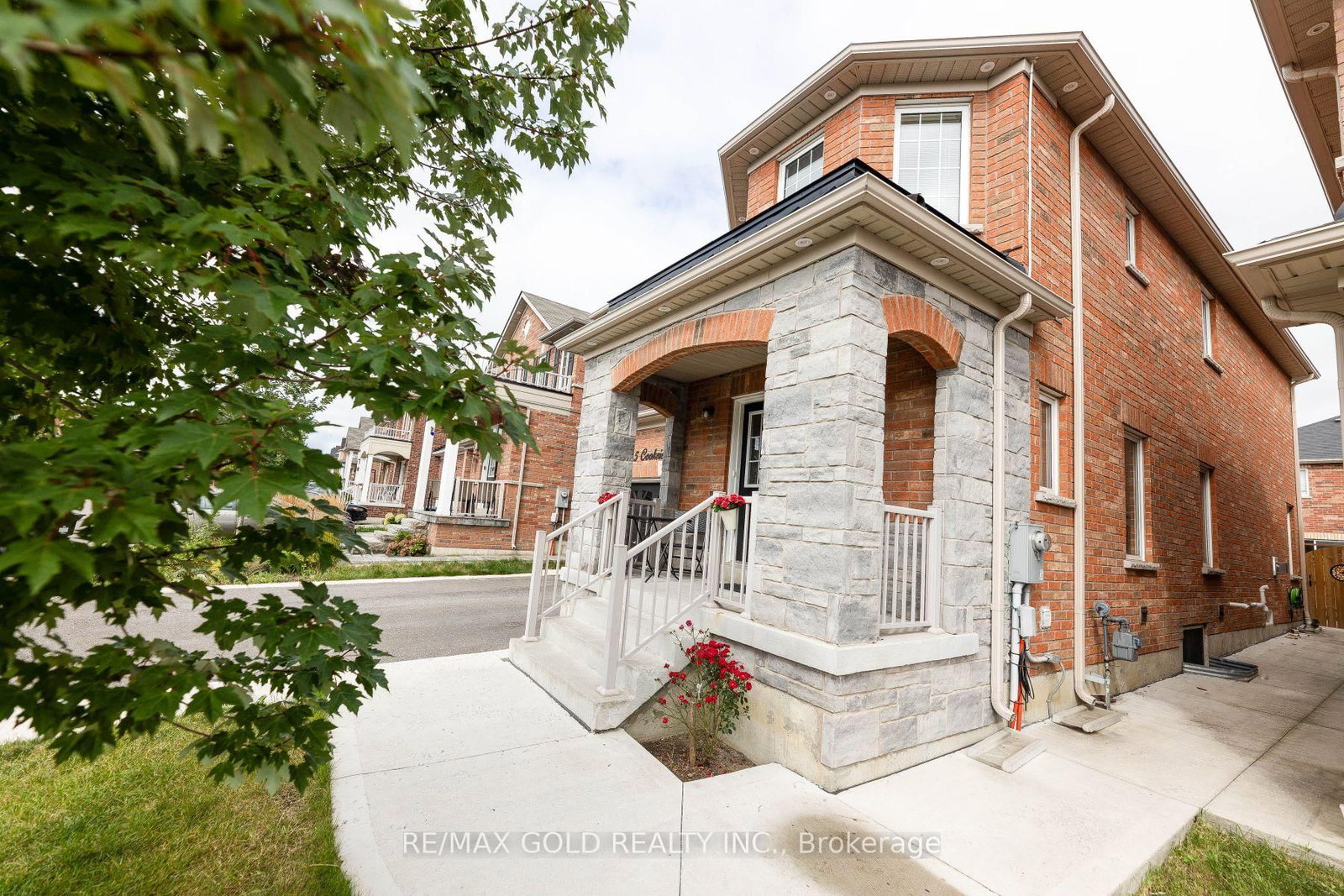 Listing Image 3