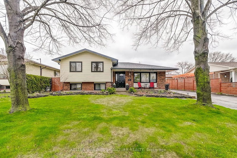 home for sale on 232 Slater Crescent