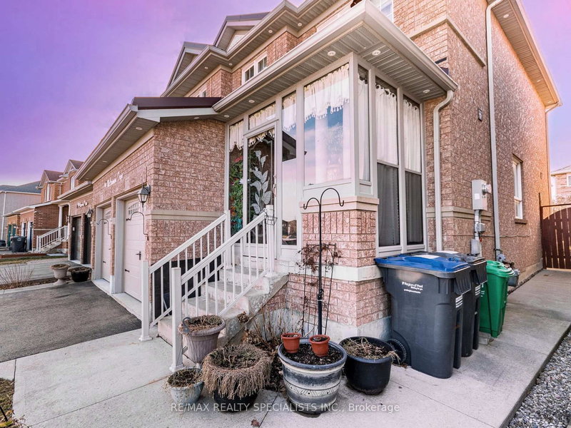 94 Mccrimmon Dr, Brampton, L7A 2Z6 | Image 2