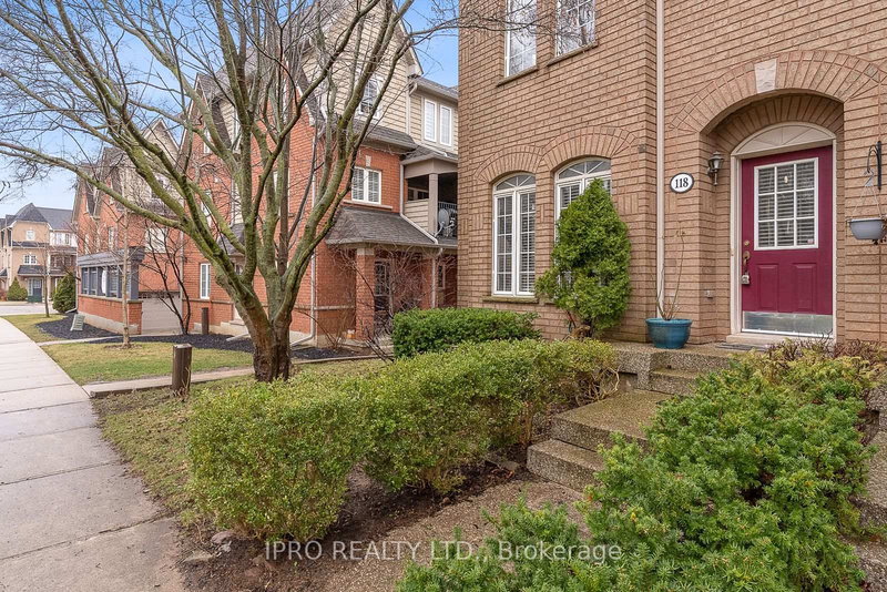 118 Gatwick Dr, Oakville, L6H 6V3 | Image 3