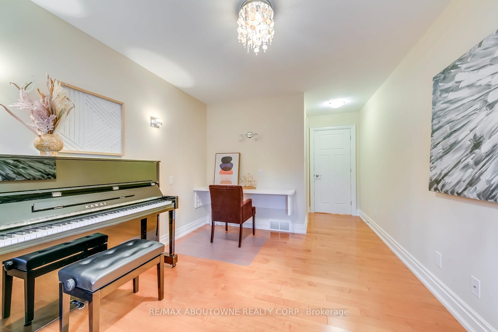 Listing Image 21