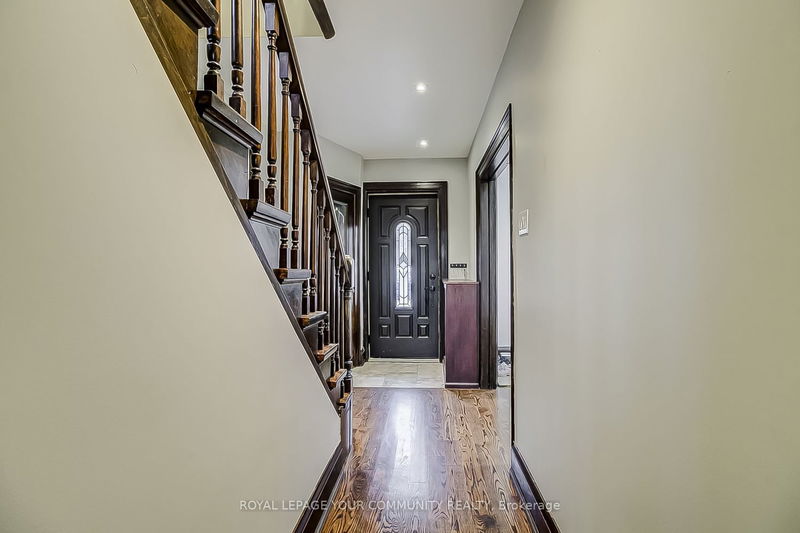 236 Ellis Ave  Toronto, M6S 2X2 | Image 12