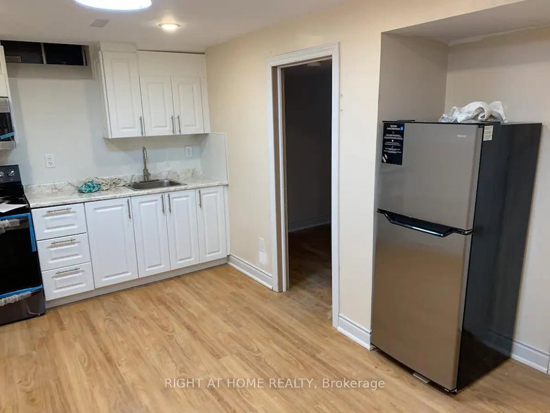 5 Creekwood Dr, Brampton, L7A 1G6 | Image 2